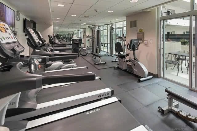 Primary Photo - 425 W Beech St