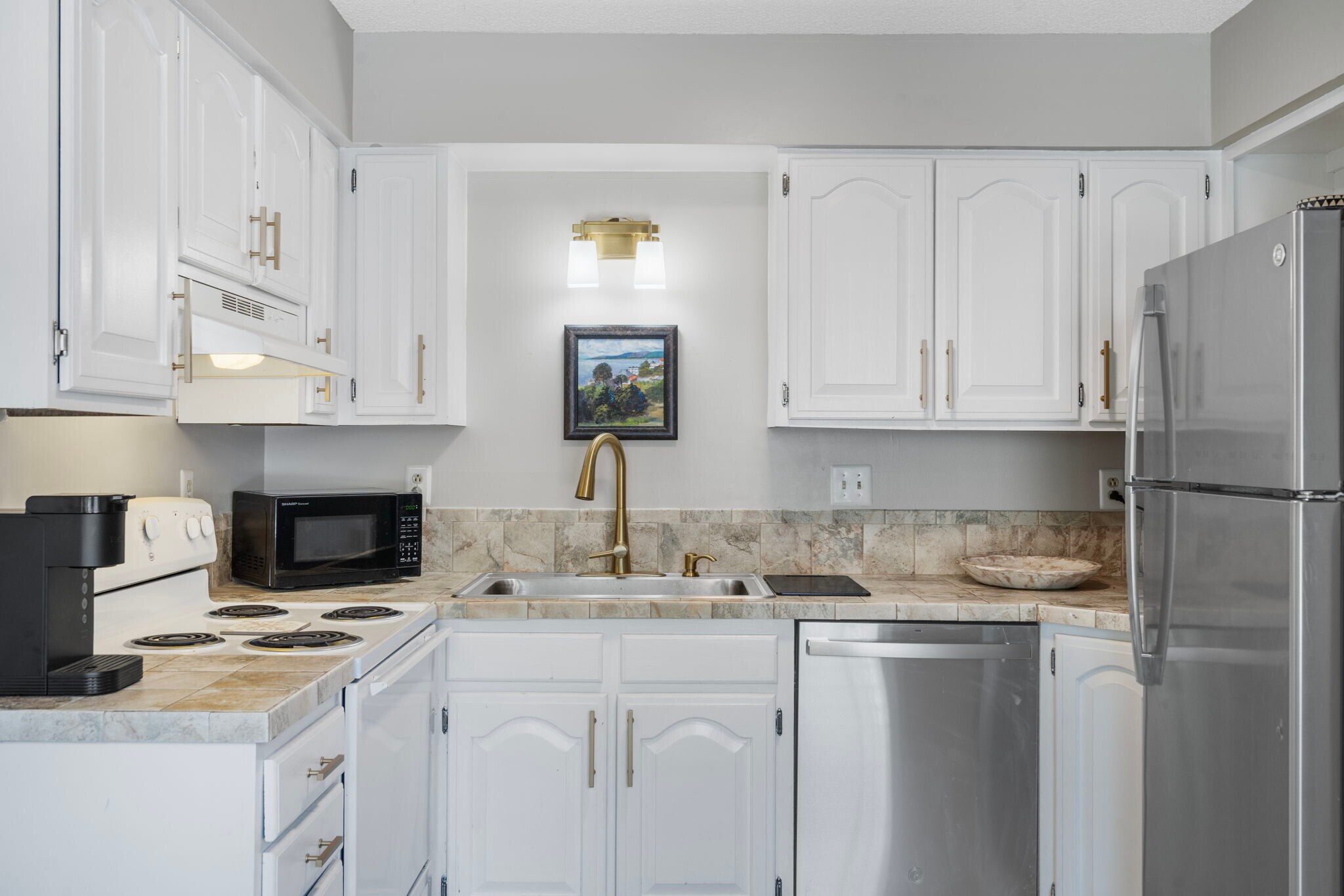 Kitchen - 25 Nantucket Dr