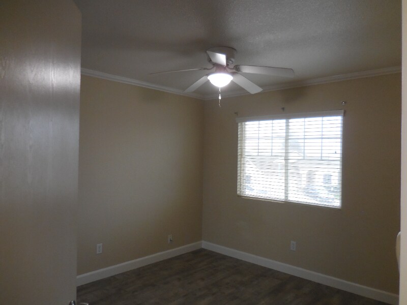 Building Photo - 1048 Freshwater Ct