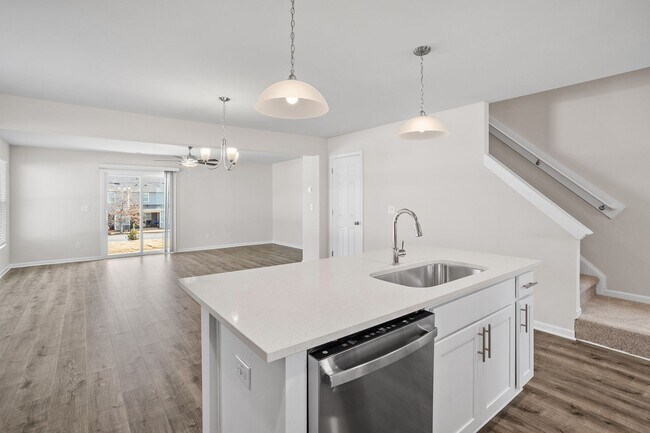 Building Photo - 3 Bd 2.5 Ba Townhome