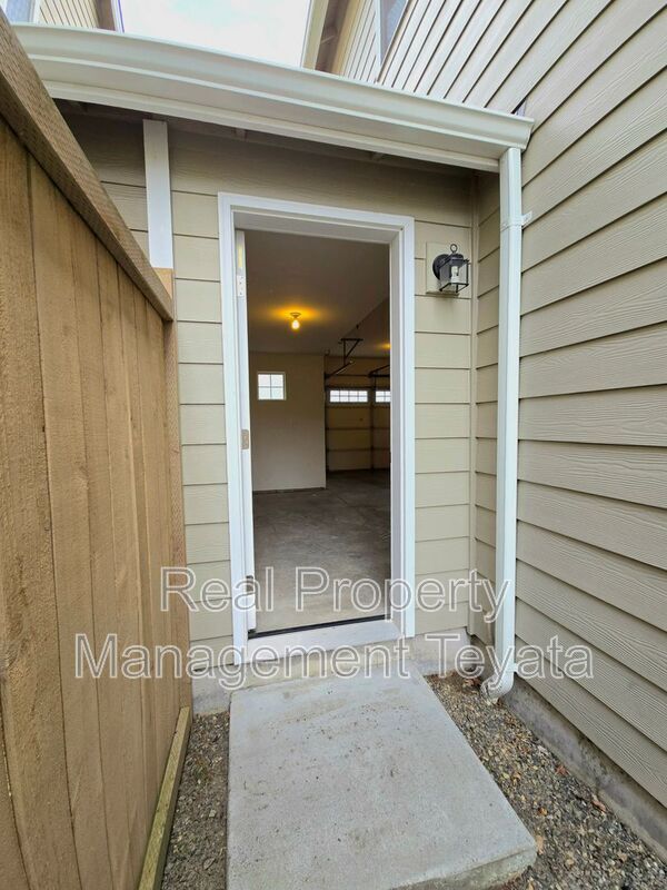 Building Photo - 4741 Parker St