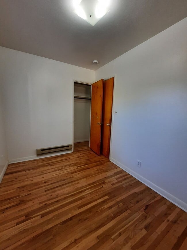Building Photo - 2 BED | 1 BATH | DUPLEX | WEST