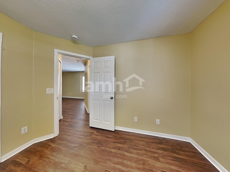 Building Photo - 11525 Hammocks Glade Dr