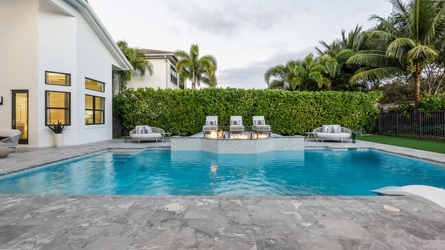 Building Photo - 17400 Rosella Rd