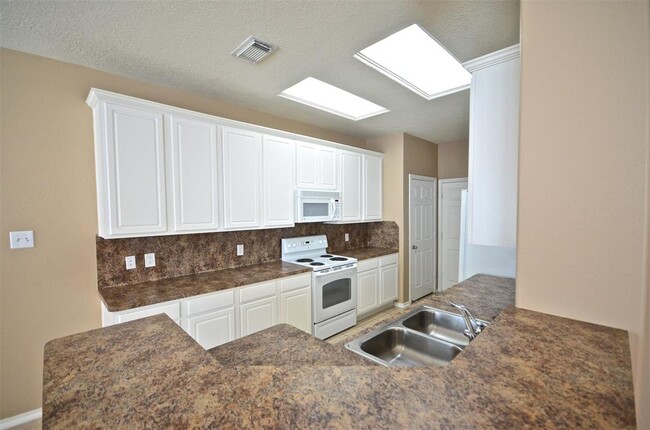 Building Photo - 5614 Redgrove Ln