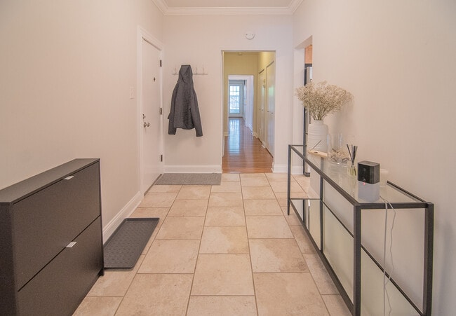 Building Photo - 5811 N Winthrop Ave