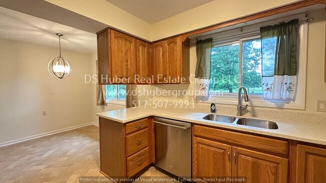 Building Photo - 11150 Beardslee Rd