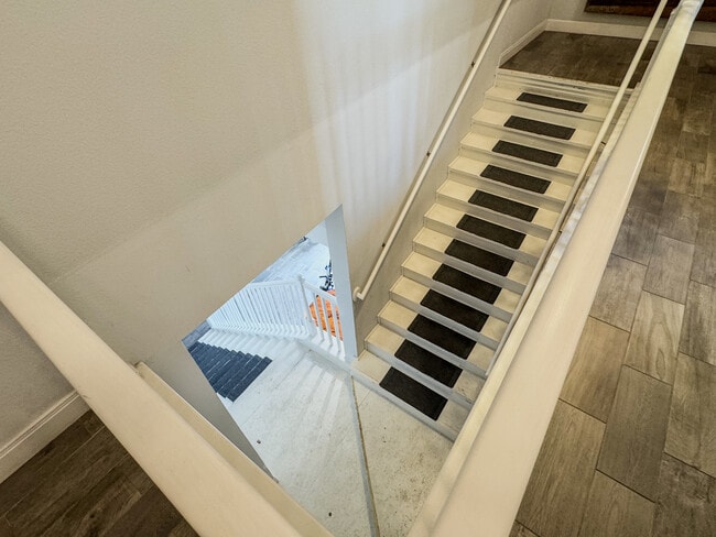 Building Photo - 2901 Lee St