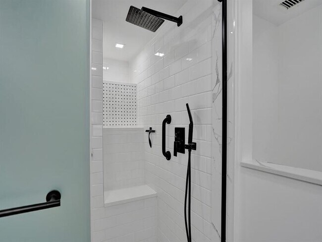 Building Photo - 3430 Galt Ocean Dr