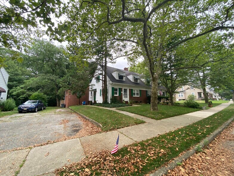 Building Photo - 104 Hillcrest Ave