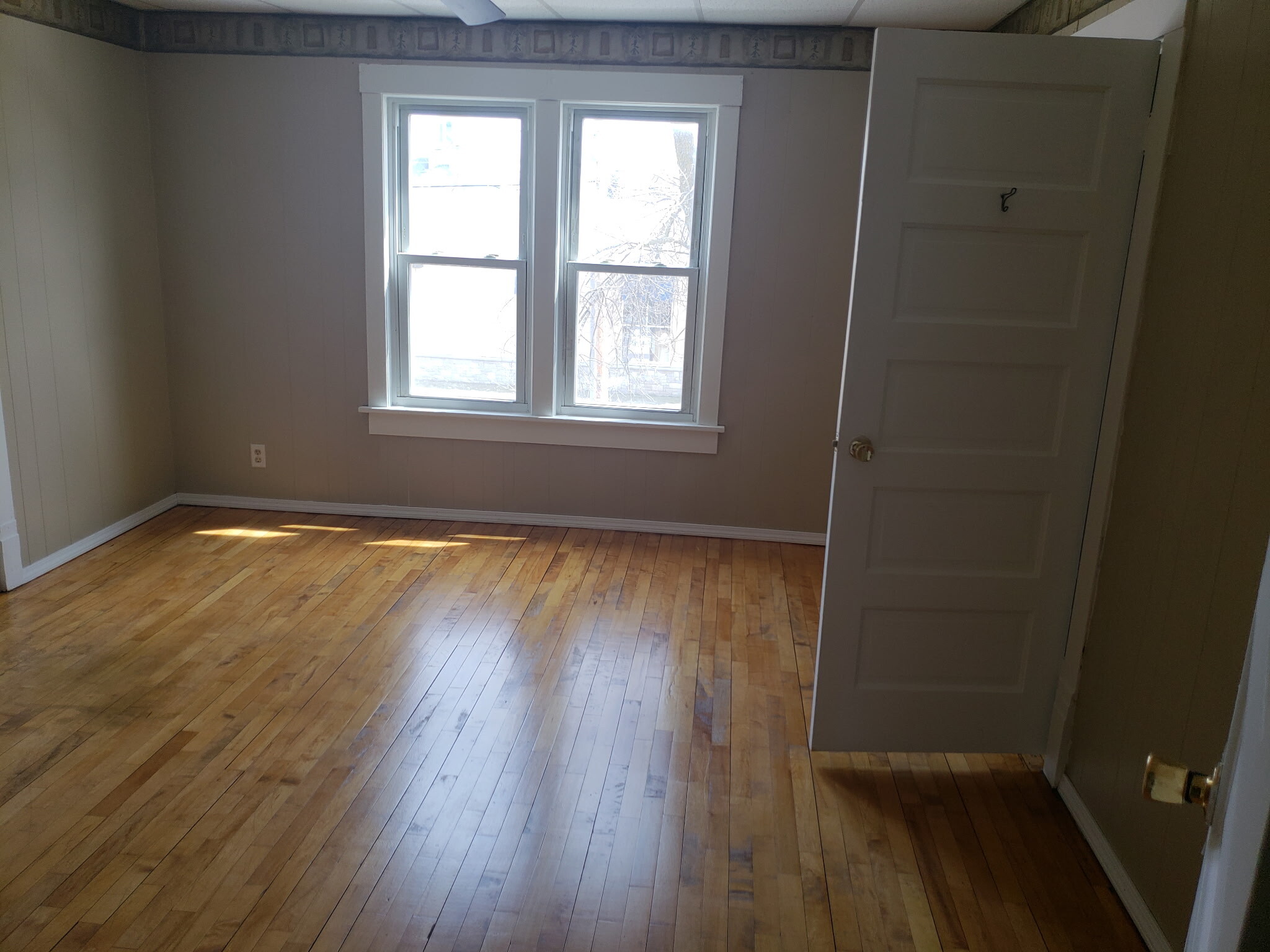 Building Photo - 204 N Macy St