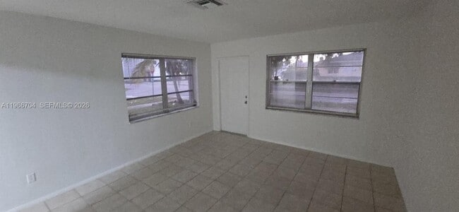 Building Photo - 1961 Liberty St