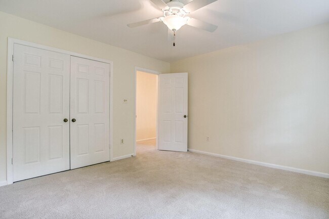 Building Photo - 1646 Montmorency Dr
