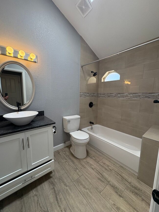 Building Photo - Home for Rent in Horizon by the Golf Course