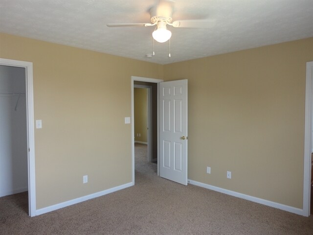 Building Photo - 936 Hathaway Dr