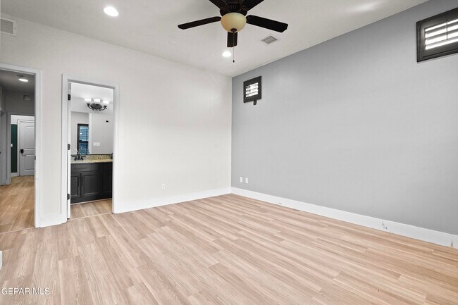 Building Photo - 13538 Lawkland St