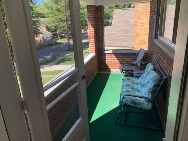 Front Porch/Balcony - 6422 Fairhurst Ave