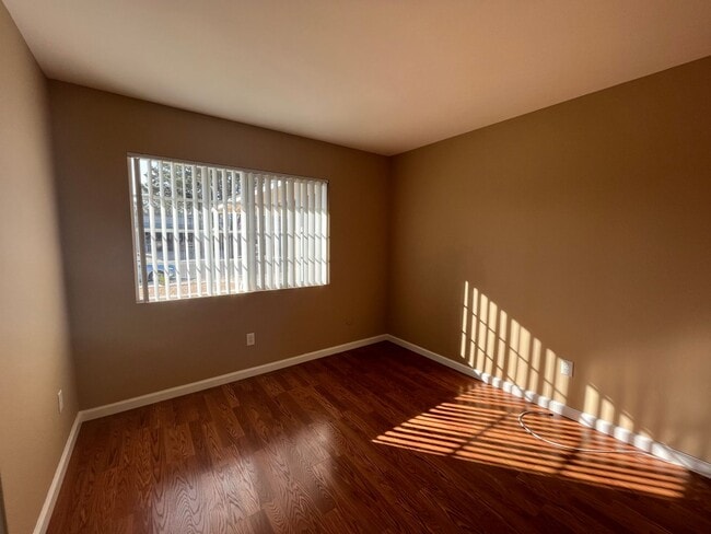 Building Photo - Beautiful 3-Bedroom, 2-Bath Home in Encant...