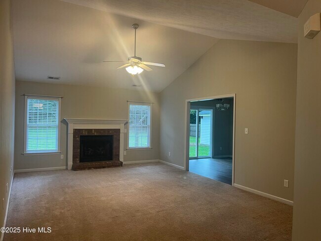 Building Photo - 120 Walnut Hills Dr