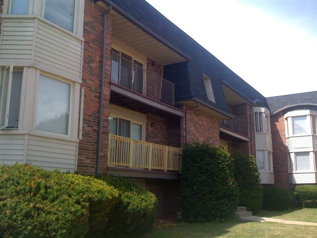 Building Photo - 2277 S Grove St