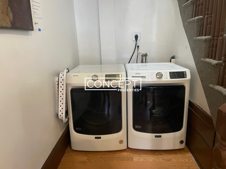 Building Photo - 7 Greenville St