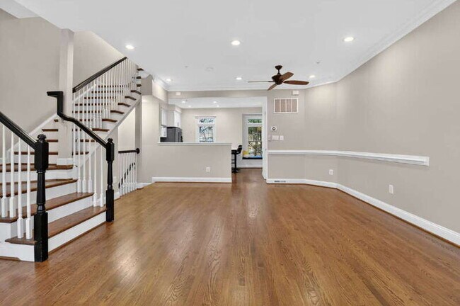 Building Photo - 504 N Thomas St