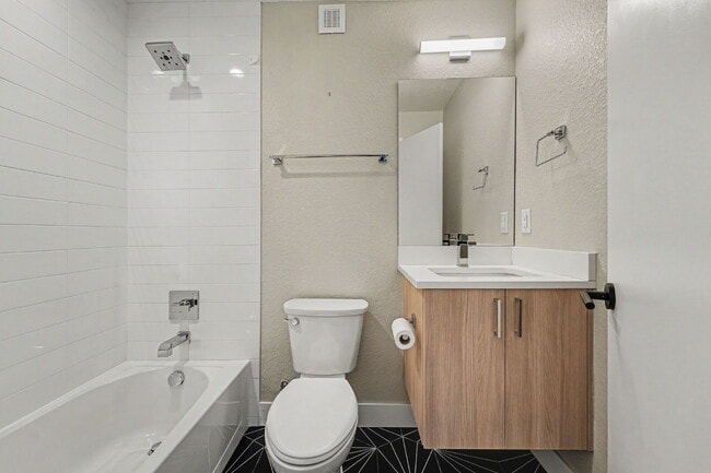 Building Photo - Newer Construction Townhome Available Now!