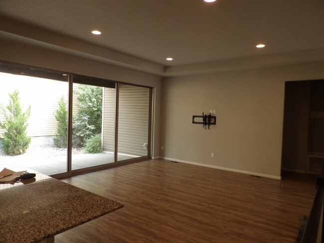 Building Photo - 6520 Golden Briar Ln