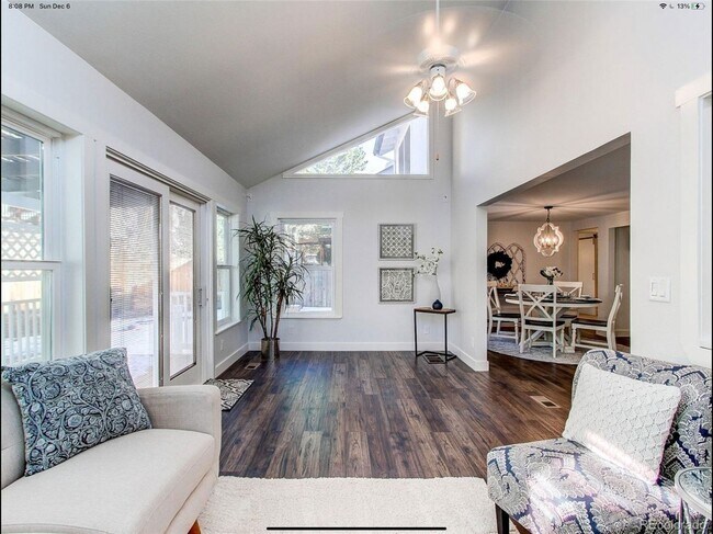 Building Photo - Beautiful Open & Remodeled 5 Bedroom Home ...