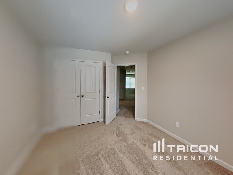 Building Photo - 2559 Wallingford Rd NE