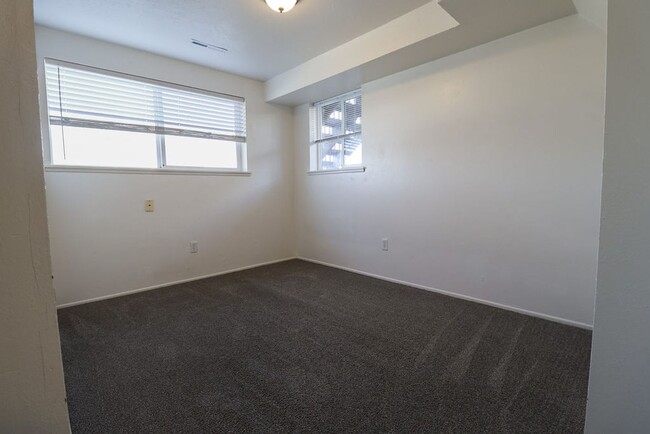 Building Photo - Loveland 2BR with Laundry and Balcony