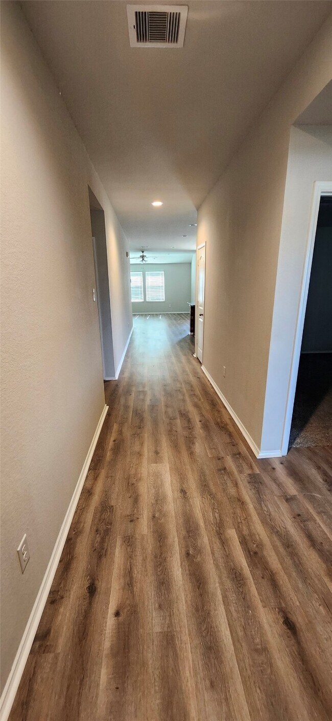 Building Photo - 702 Rd 5138