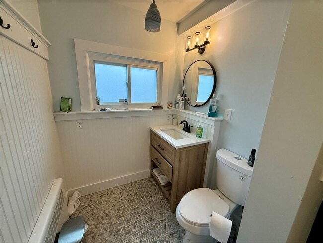 Building Photo - 31 Slocum St