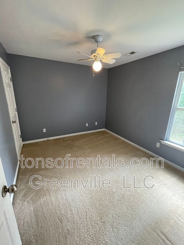 Building Photo - 518 Amber Crest Ct