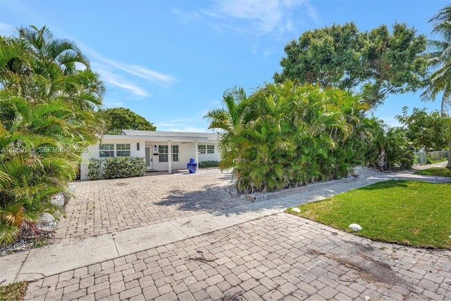 Building Photo - 701 NE 8th St