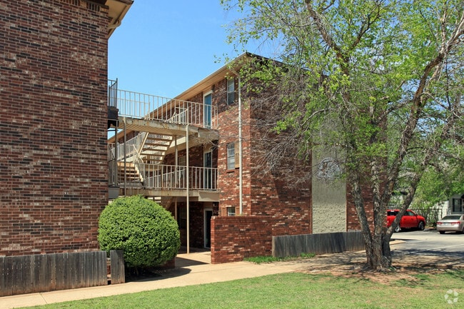 Building Photo - Eagle's Nest