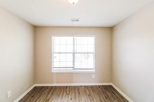 Building Photo - 304 Cedar Branch Dr