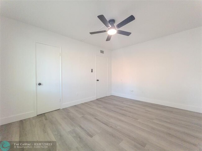 Building Photo - 1821 Middle River Dr