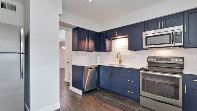 Building Photo - Stylish First-Floor Living in the Heart of San Antonio