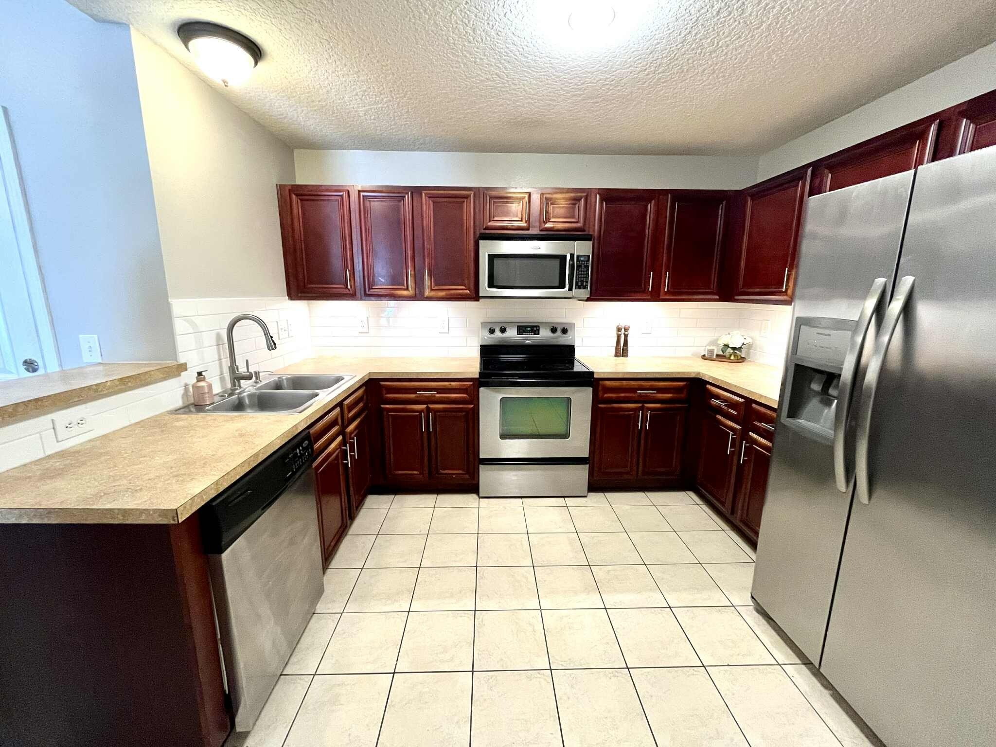 Building Photo - 2780 Golden Lake Loop