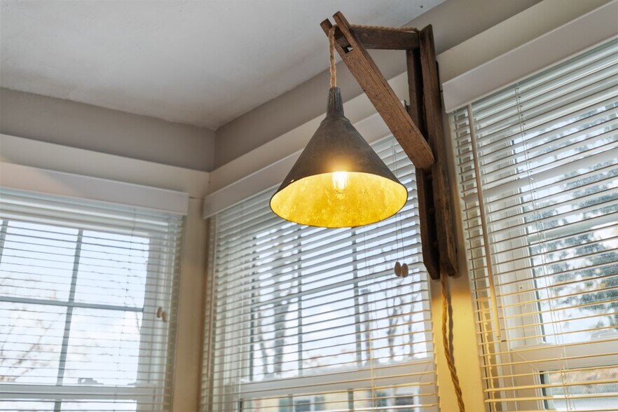 Building Photo - 5 Old Clark Hill Rd