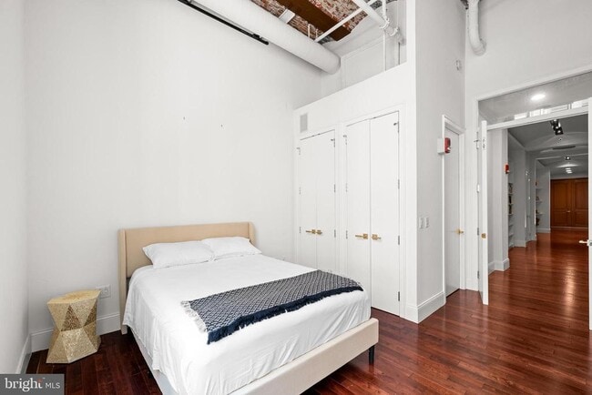 Building Photo - 421 Chestnut St