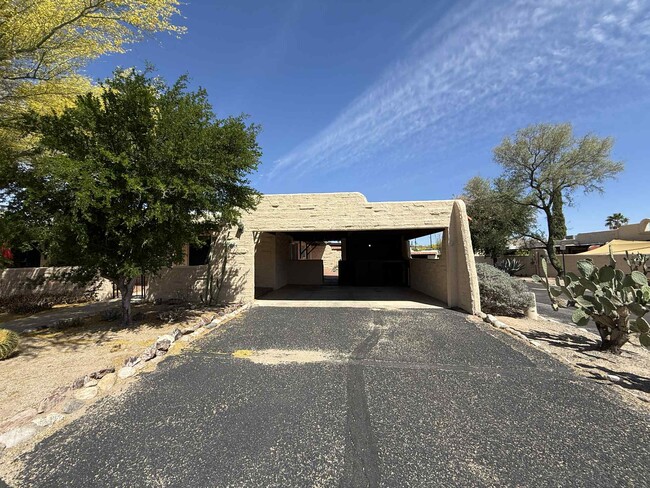 Building Photo - 5204 N Tigua Dr