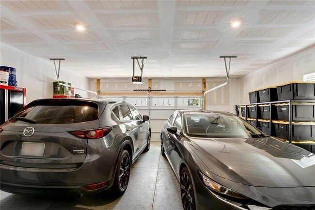 Building Photo - 400 Renwood Trl