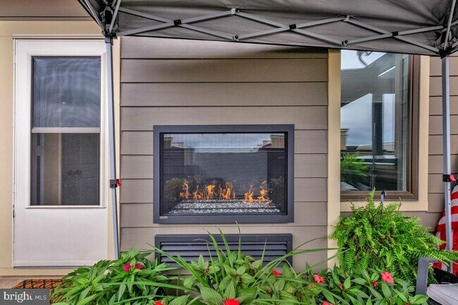 Building Photo - 518 Harborview Dr