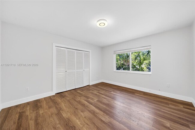 Building Photo - 10142 SW 79th Ave