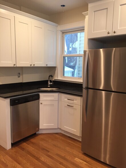 Building Photo - 48 Chester Ave