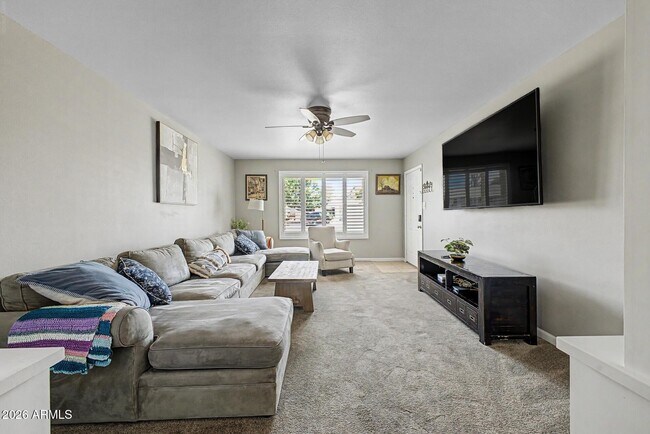 Building Photo - 408 E La Jolla Dr