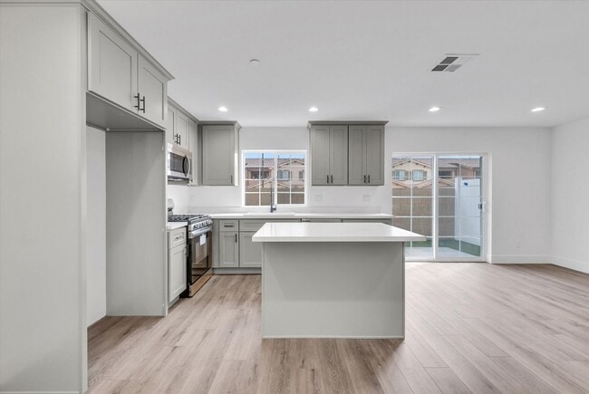 Building Photo - 16385 Valencia Ave