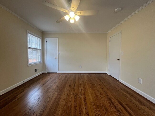 Building Photo - Beautiful Home!